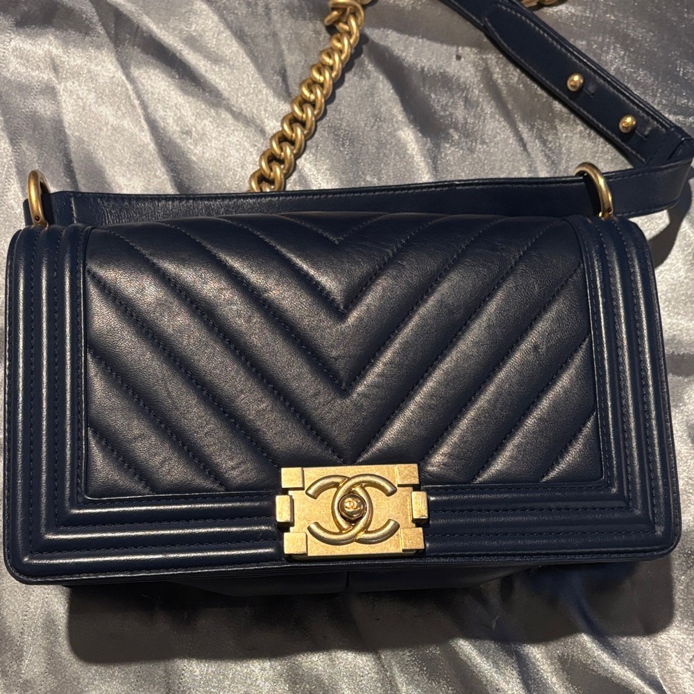Chanel bag
Navy blue